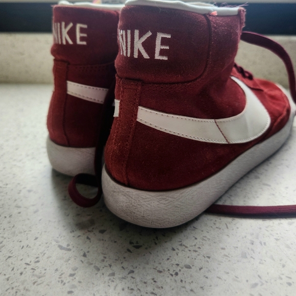 Size 9  Nike Blazer Mid Premium Red/Burgundy great condition - Picture 14 of 14